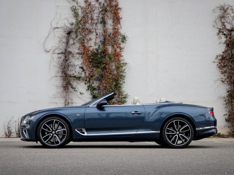 Image BENTLEY CONTINENTAL GTC First Edition W12 6.0 635ch