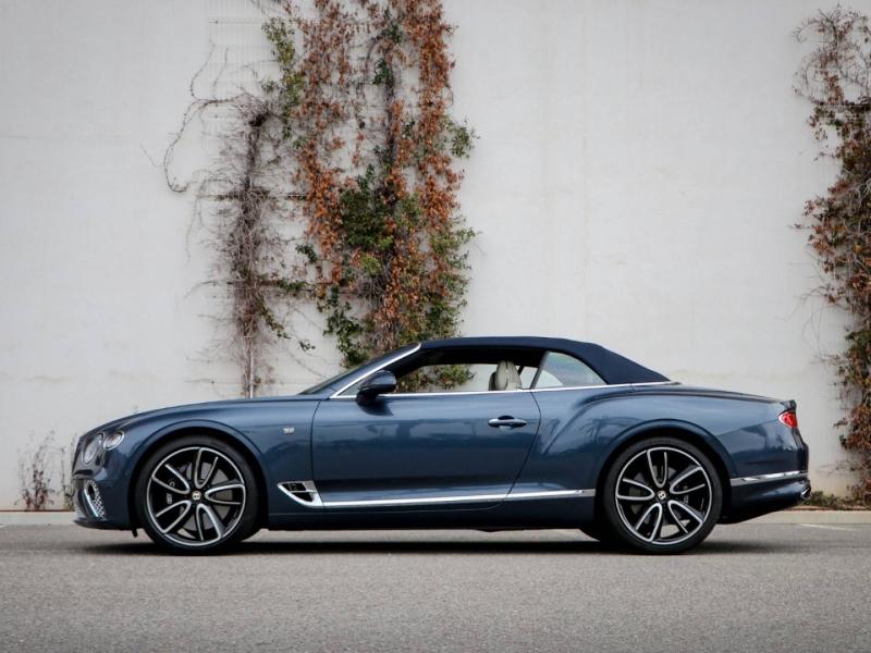 Image BENTLEY CONTINENTAL GTC First Edition W12 6.0 635ch
