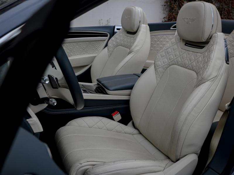 Image BENTLEY CONTINENTAL GTC First Edition W12 6.0 635ch