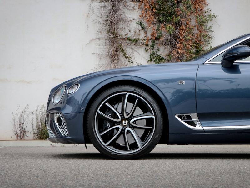 Image BENTLEY CONTINENTAL GTC First Edition W12 6.0 635ch