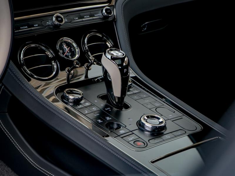 Image BENTLEY CONTINENTAL GT Azure V8 Hybrid 4.0 680ch