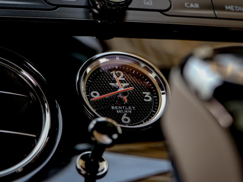 Image BENTLEY CONTINENTAL GT Azure V8 Hybrid 4.0 680ch