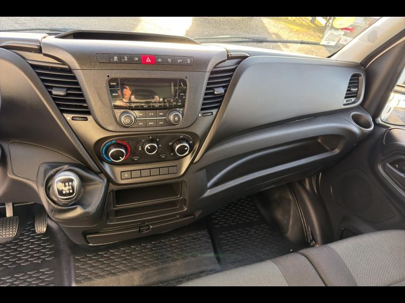 Image IVECO Daily CCb 35-160H / 3.0L / CAISSE & HAYON / 160CH / 2023 / 35C16 /