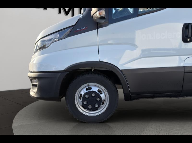 Image IVECO Daily CCb 35-160H / 3.0L / CAISSE & HAYON / 160CH / 2023 / 35C16 /