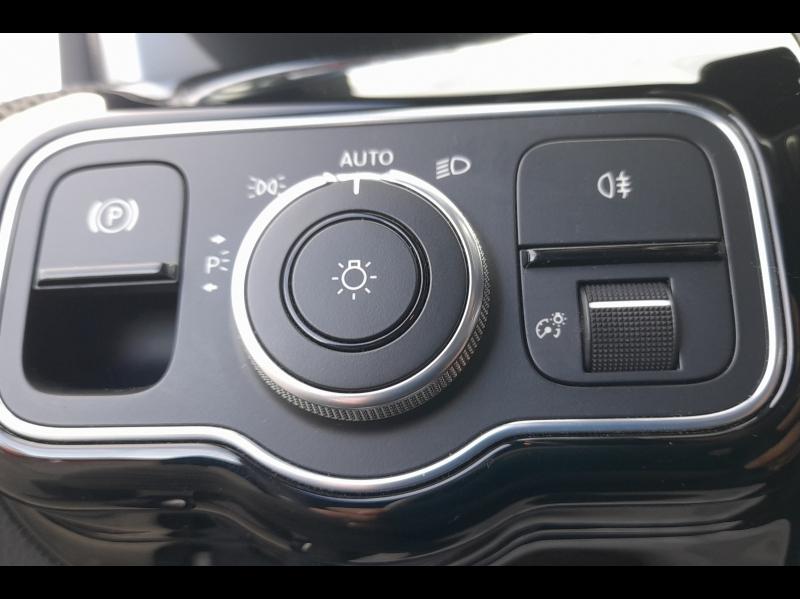 Image MERCEDES-BENZ CLA 180 d 116ch AMG Line