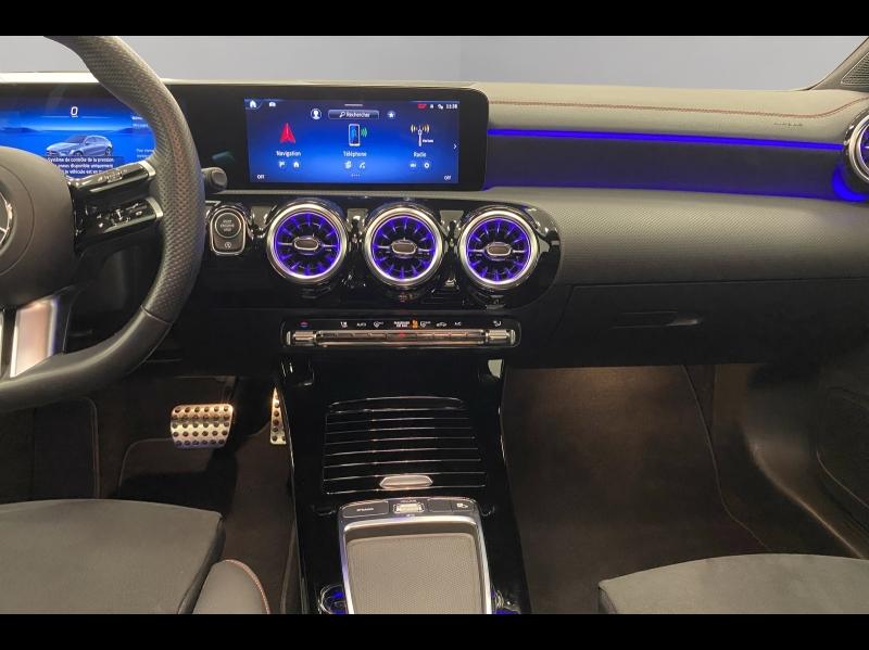 Image MERCEDES-BENZ CLA Shooting Brake 200 d 150ch AMG Line 8G-DCT