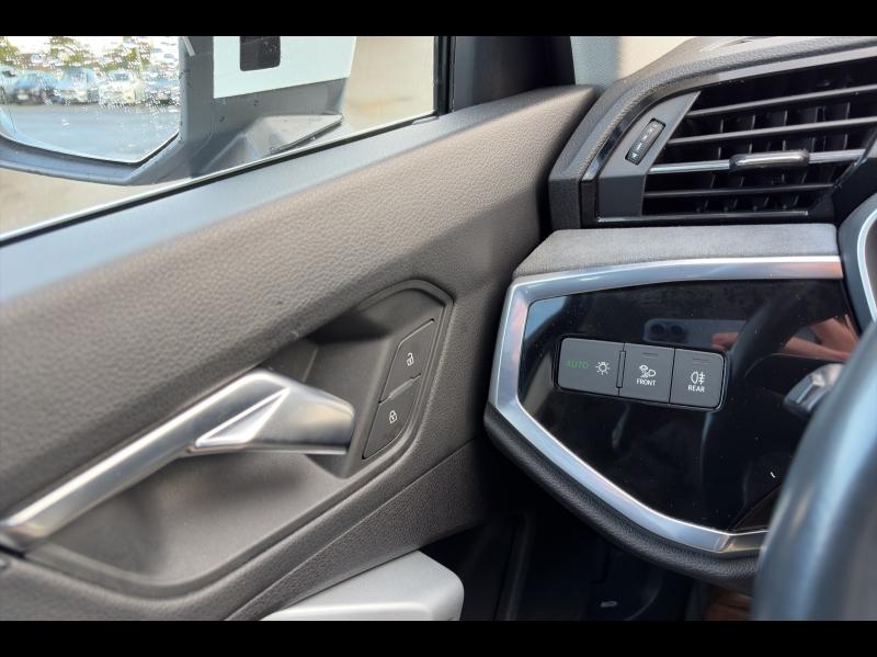 Image AUDI Q3 35 TFSI 150ch Mild Hybrid Design Luxe S tronic 7