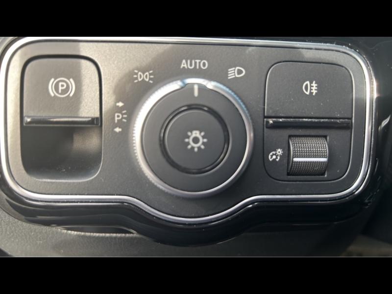 Image MERCEDES-BENZ CLA 180 d 2.0 116ch AMG Line