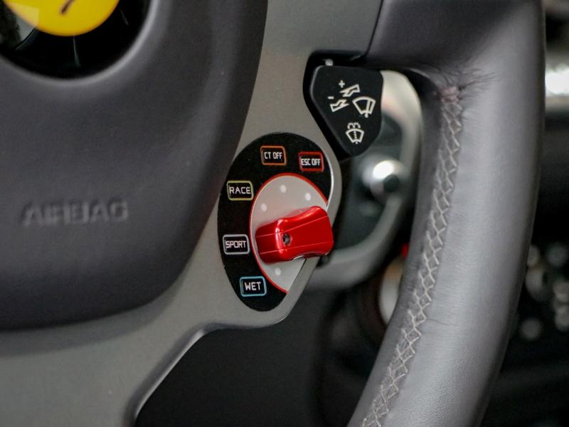 Image FERRARI F12 Berlinetta V12 6.3 740ch