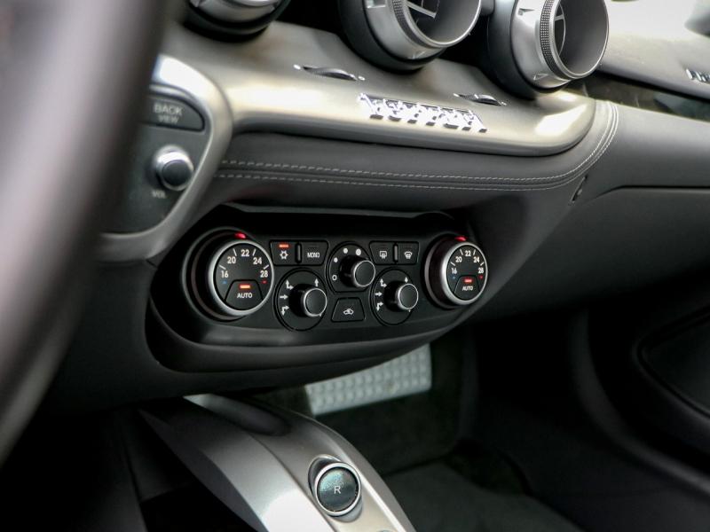 Image FERRARI F12 Berlinetta V12 6.3 740ch