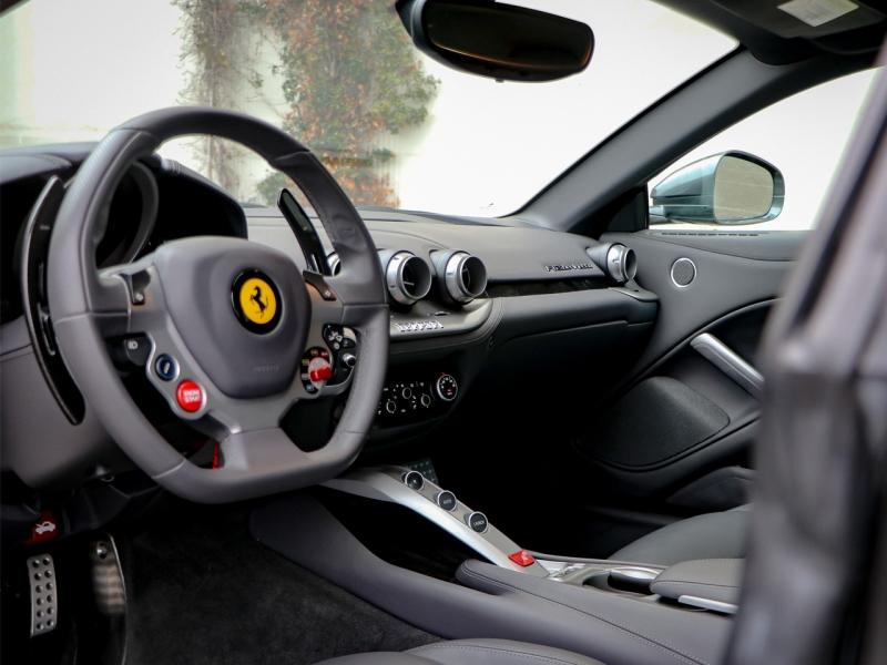 Image FERRARI F12 Berlinetta V12 6.3 740ch