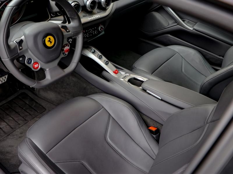 Image FERRARI F12 Berlinetta V12 6.3 740ch