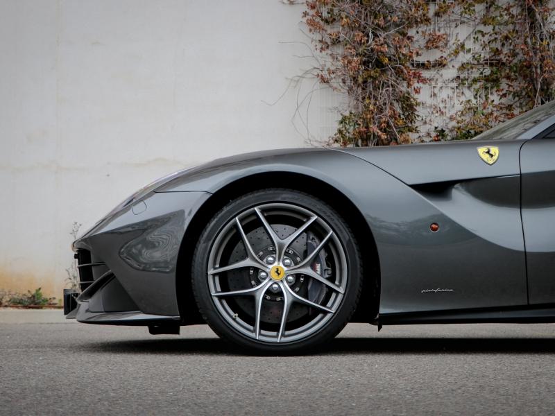 Image FERRARI F12 Berlinetta V12 6.3 740ch