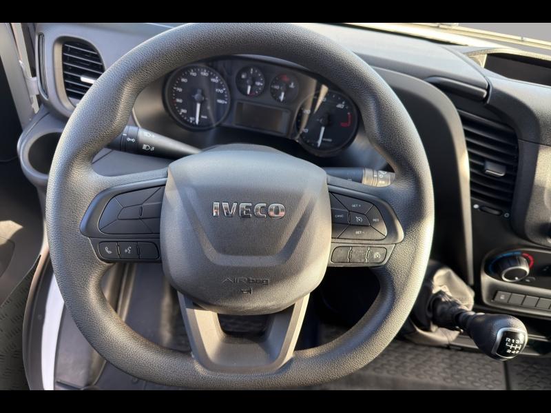 Image IVECO Daily CCb 35-160H / 3.0 160CH / CAISSE & HAYON / 35C16 / 2024 /