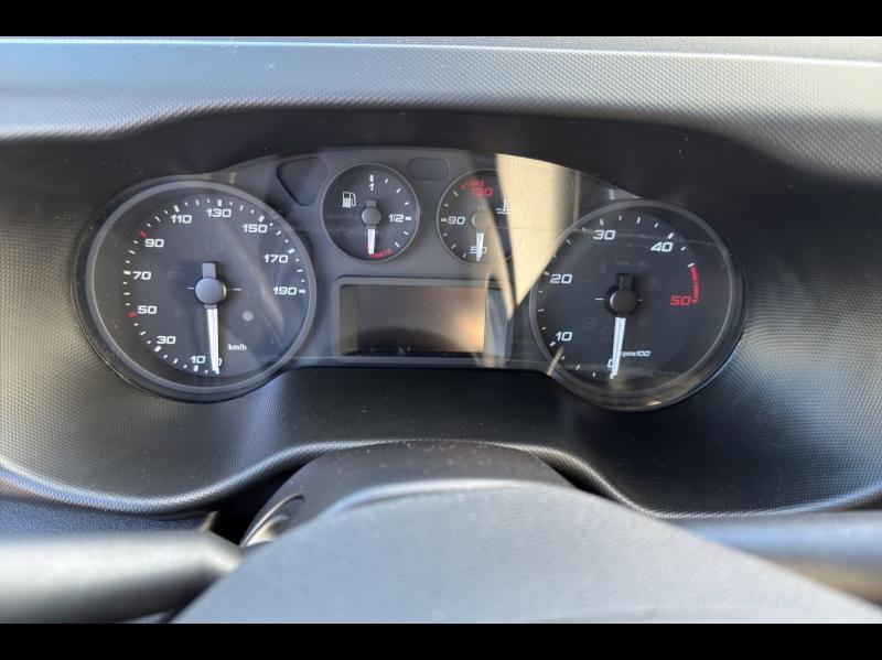 Image IVECO Daily CCb 35-160H / 3.0 160CH / CAISSE & HAYON / 35C16 / 2024 /