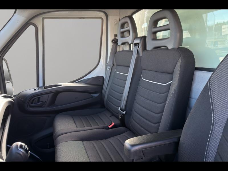 Image IVECO Daily CCb 35-160H / 3.0 160CH / CAISSE & HAYON / 35C16 / 2024 /