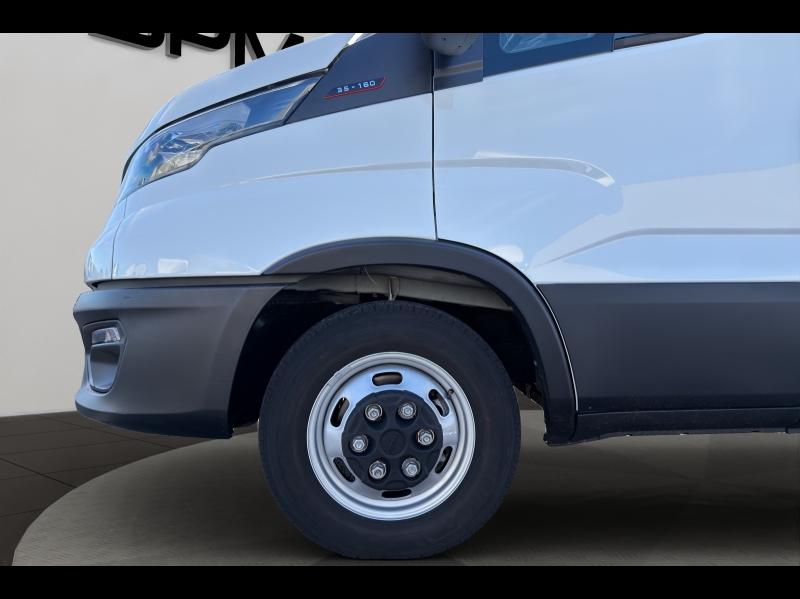 Image IVECO Daily CCb 35-160H / 3.0 160CH / CAISSE & HAYON / 35C16 / 2024 /