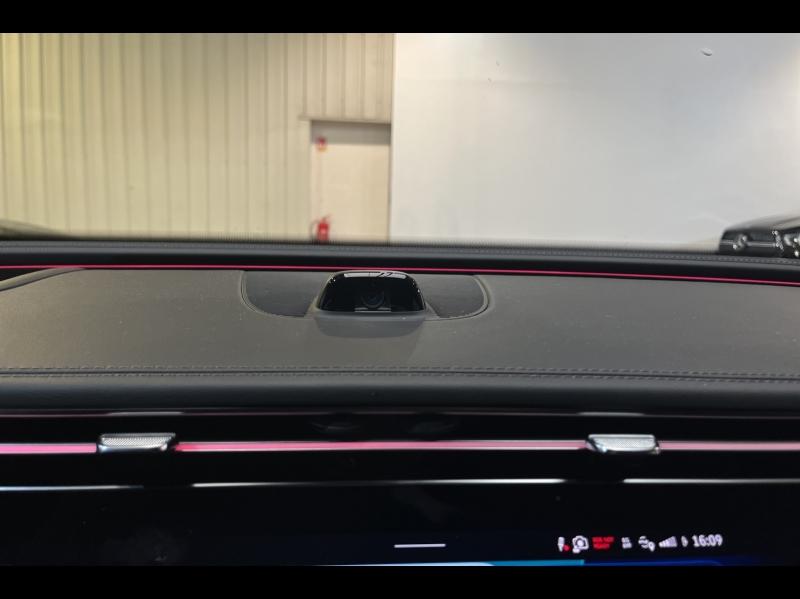 Image MERCEDES-BENZ Classe E 300 e 204+129ch AMG Line 9G-Tronic