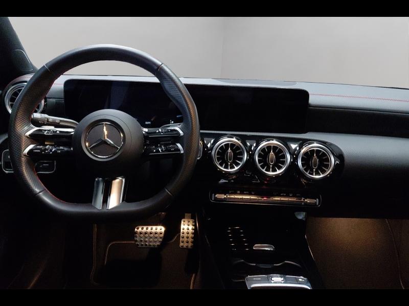 Image MERCEDES-BENZ CLA Shooting Brake 200 d 150ch AMG Line 8G-DCT 8cv