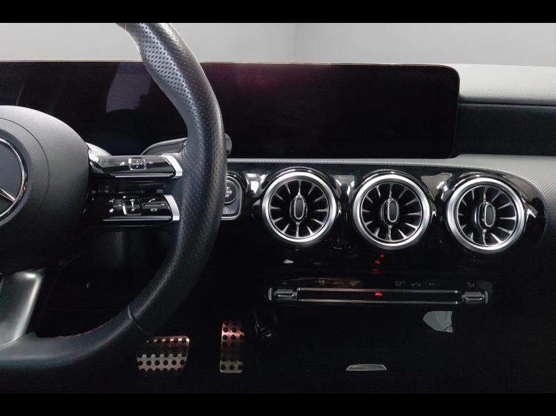 Image MERCEDES-BENZ Classe A 180 d 116ch AMG Line 8G-DCT