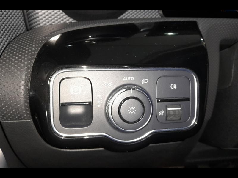 Image MERCEDES-BENZ CLA 180 136ch Progressive Line 7G-DCT