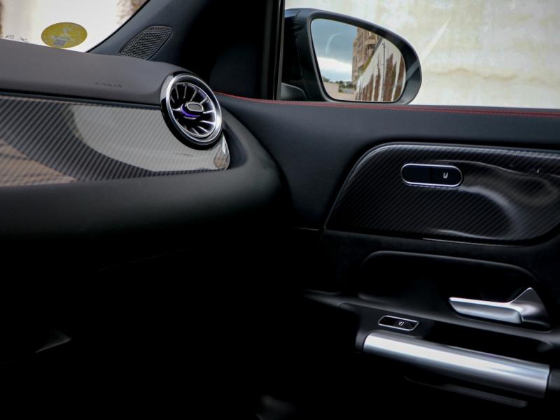 Image MERCEDES-BENZ GLA 200 d 150ch AMG Line 8G-DCT