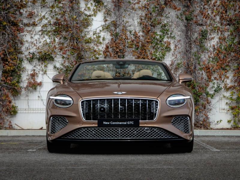 Image BENTLEY CONTINENTAL GTC Azure V8 Hybrid 4.0 680ch
