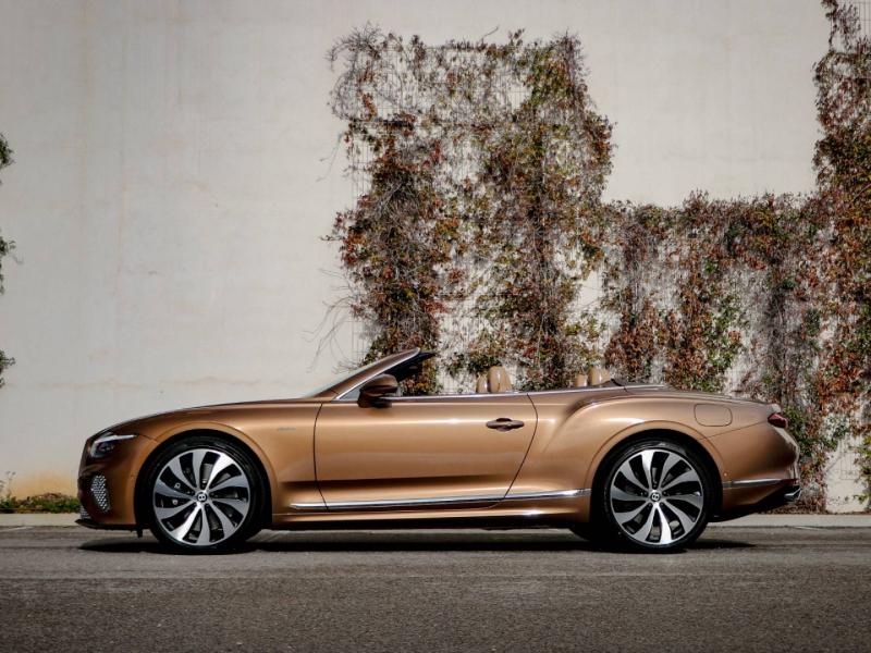 Image BENTLEY CONTINENTAL GTC Azure V8 Hybrid 4.0 680ch