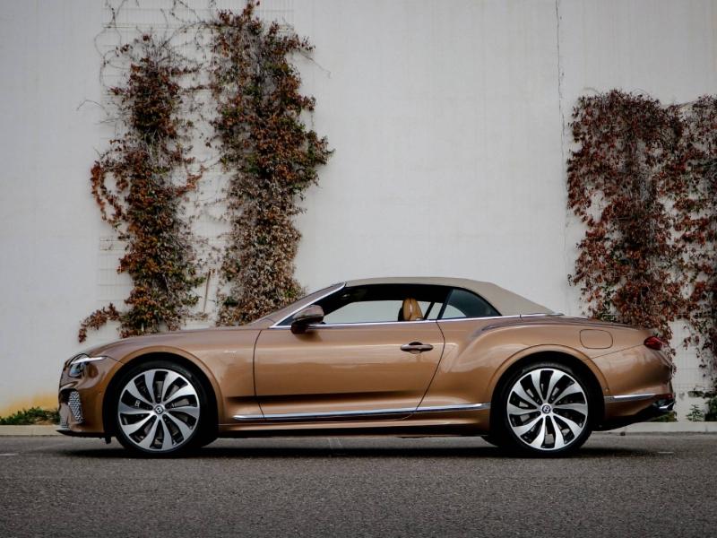 Image BENTLEY CONTINENTAL GTC Azure V8 Hybrid 4.0 680ch