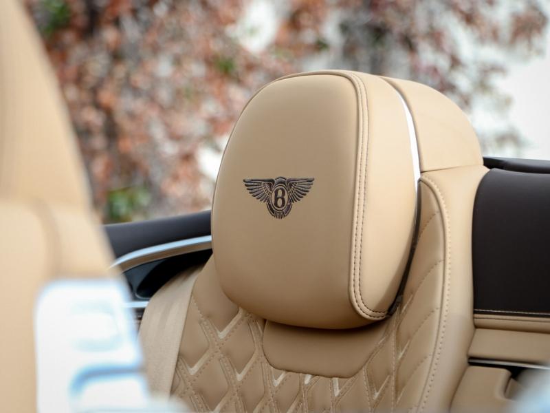 Image BENTLEY CONTINENTAL GTC Azure V8 Hybrid 4.0 680ch