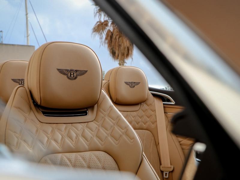 Image BENTLEY CONTINENTAL GTC Azure V8 Hybrid 4.0 680ch