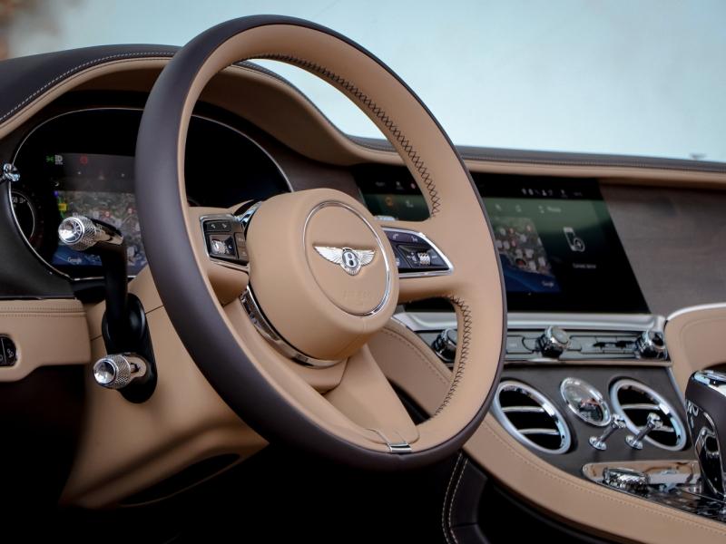 Image BENTLEY CONTINENTAL GTC Azure V8 Hybrid 4.0 680ch
