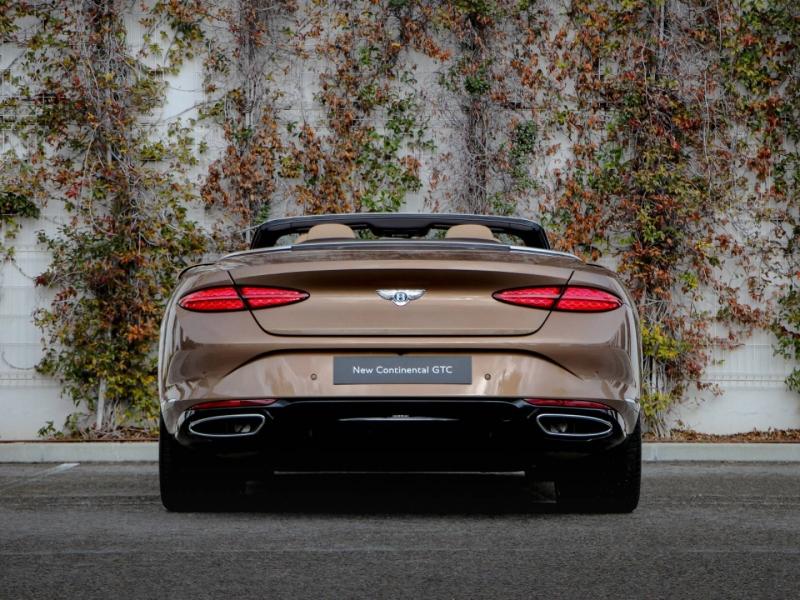 Image BENTLEY CONTINENTAL GTC Azure V8 Hybrid 4.0 680ch