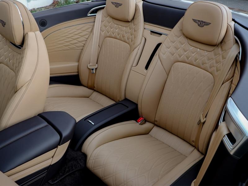 Image BENTLEY CONTINENTAL GTC Azure V8 Hybrid 4.0 680ch