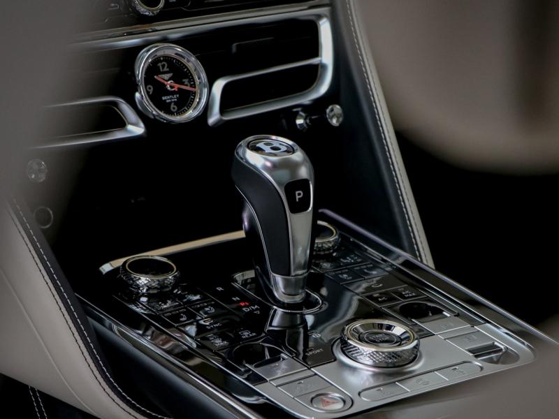 Image BENTLEY Flying Spur V8 Hybrid 4.0 680ch