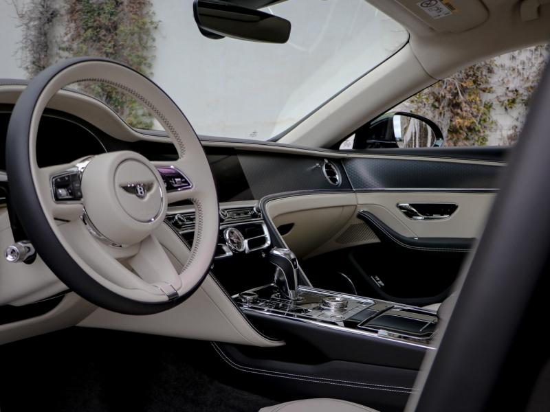Image BENTLEY Flying Spur V8 Hybrid 4.0 680ch