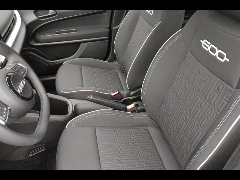 Image FIAT 600 1.2 Hybrid 100ch Pack Confort DCT6