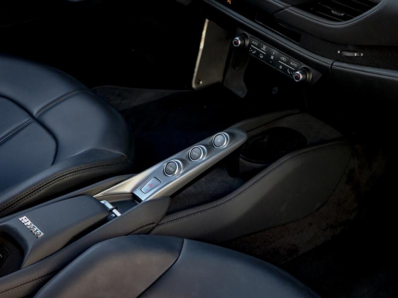 Image FERRARI F8 TRIBUTO