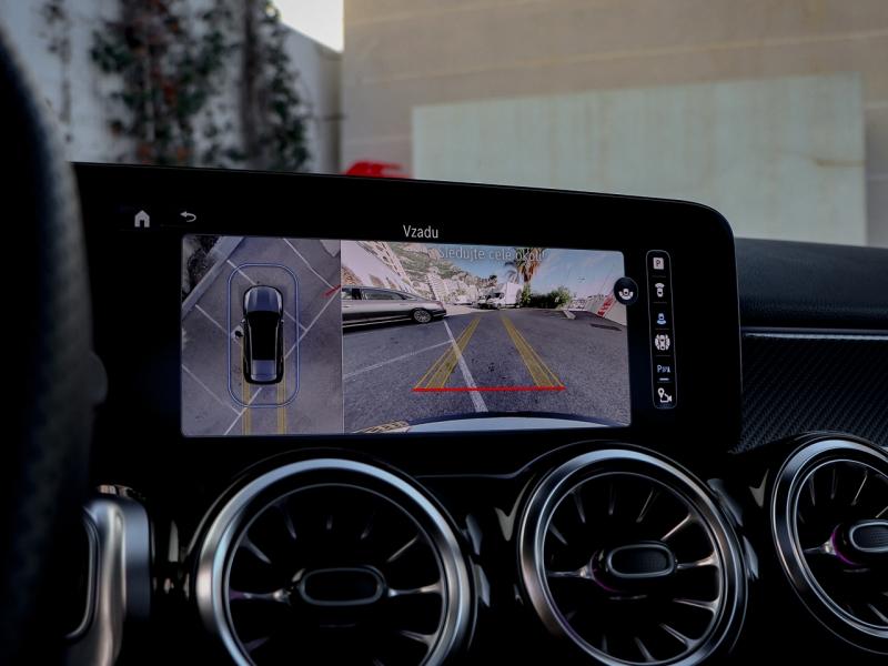 Image MERCEDES-BENZ GLB 180 136ch AMG Line 7G-DCT