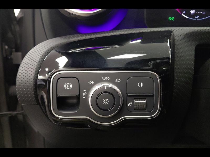 Image MERCEDES-BENZ Classe A Berline 180 d 116ch AMG Line 8G-DCT