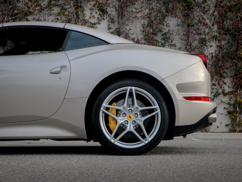 Image FERRARI CALIFORNIA T