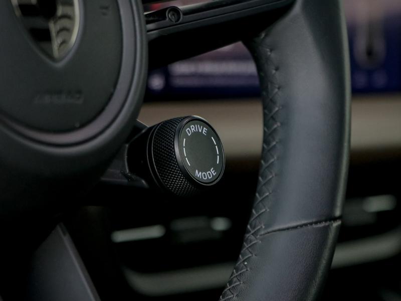 Image PORSCHE Macan 639ch Turbo MY25