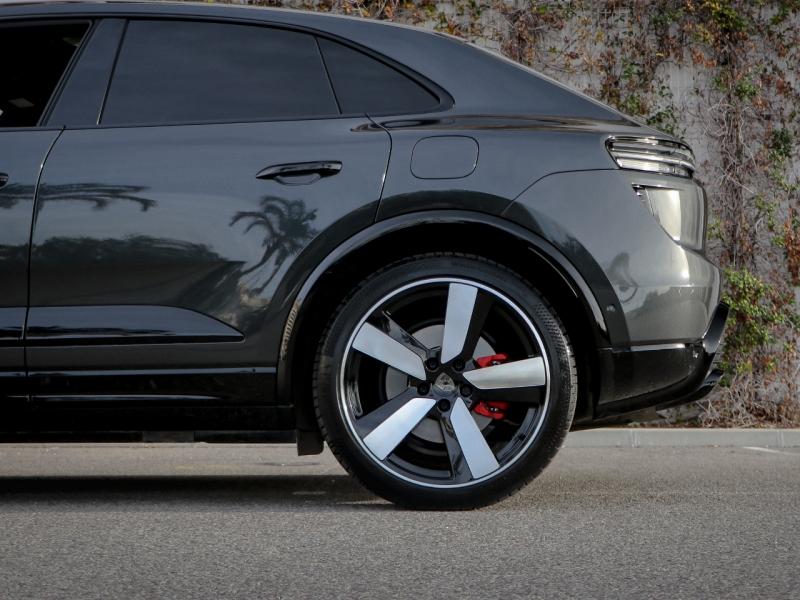 Image PORSCHE Macan 639ch Turbo MY25