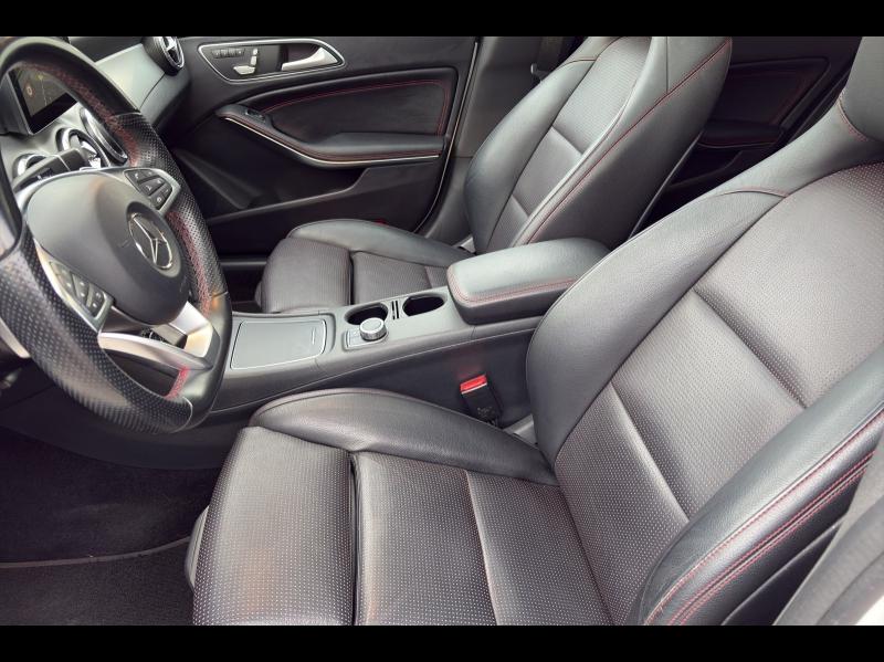 Image MERCEDES-BENZ CLA 220 d Fascination 7G-DCT