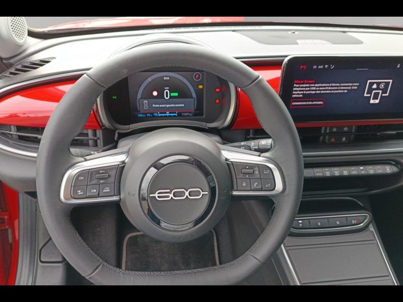 Image FIAT 600 e 156ch 54kWh Red