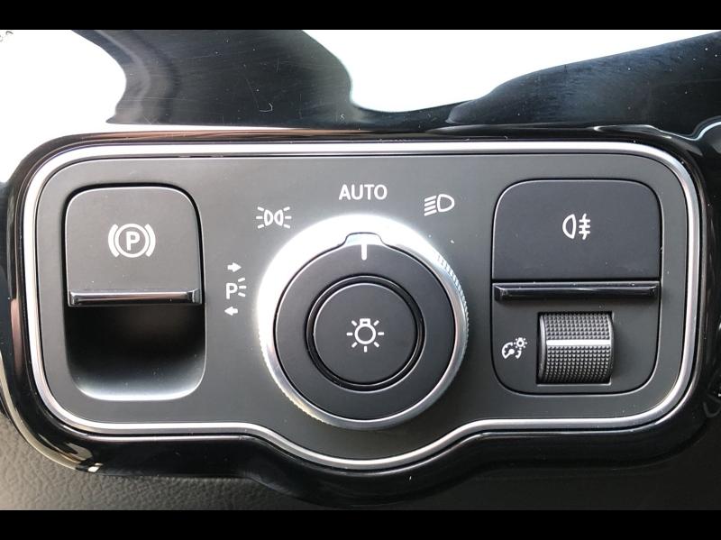 Image MERCEDES-BENZ Classe A 180 d 116ch AMG Line 7G-DCT