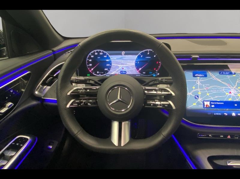 Image MERCEDES-BENZ Classe E 220 d 197+23ch AMG Line 4Matic 9G-Tronic