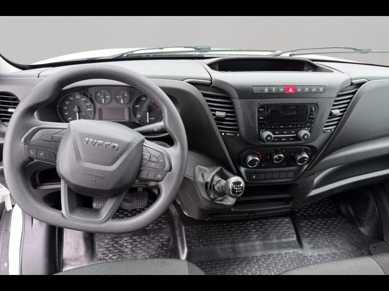 Image IVECO Daily CCb 35-160H / 3.0 160CH / CAISSE & HAYON / 35C16 / 2023 /