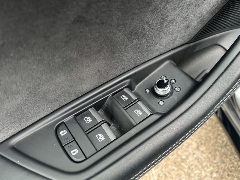 Image AUDI RS4 Avant 2.9 V6 TFSI 450ch quattro tiptronic 8