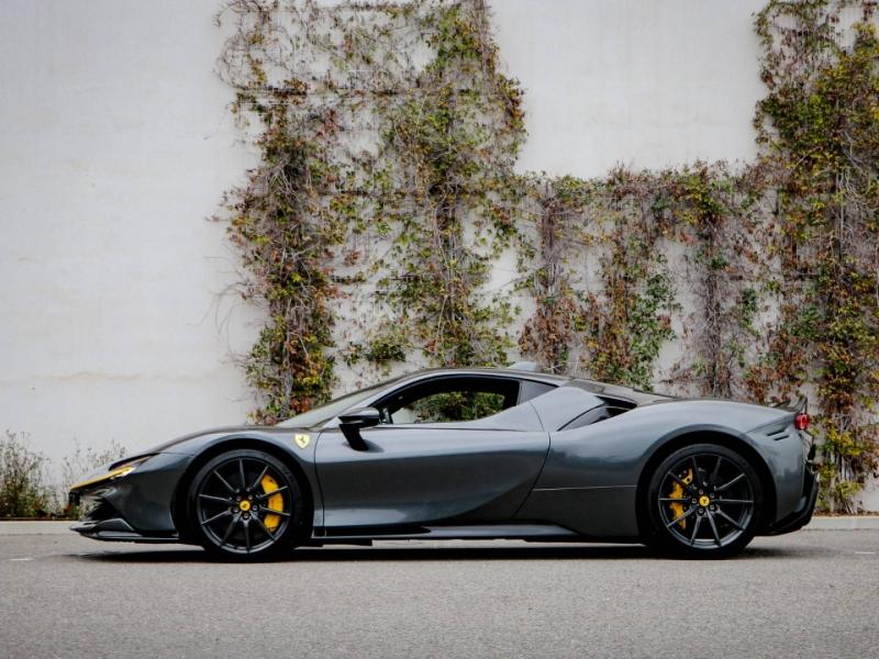 Image FERRARI SF90 STRADALE Coupé